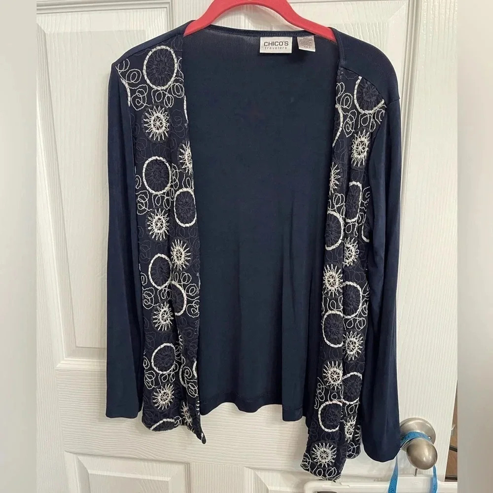 Chicos Travelers Navy Blue Embroidered Cardigan No Wrinkle Size Small (Chicos 0)